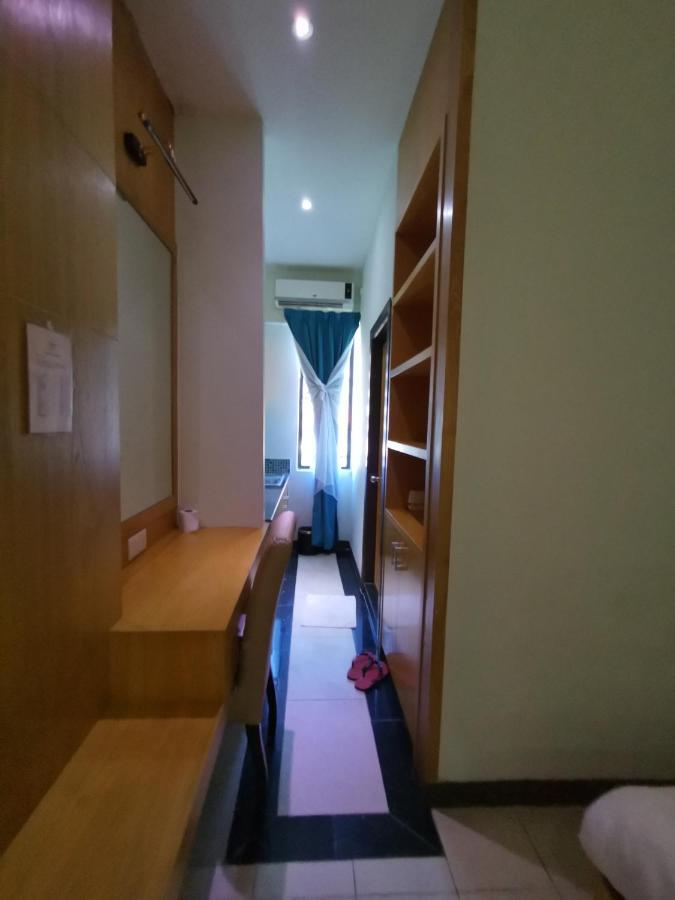 프라티니스 호텔 라부안 외부 사진